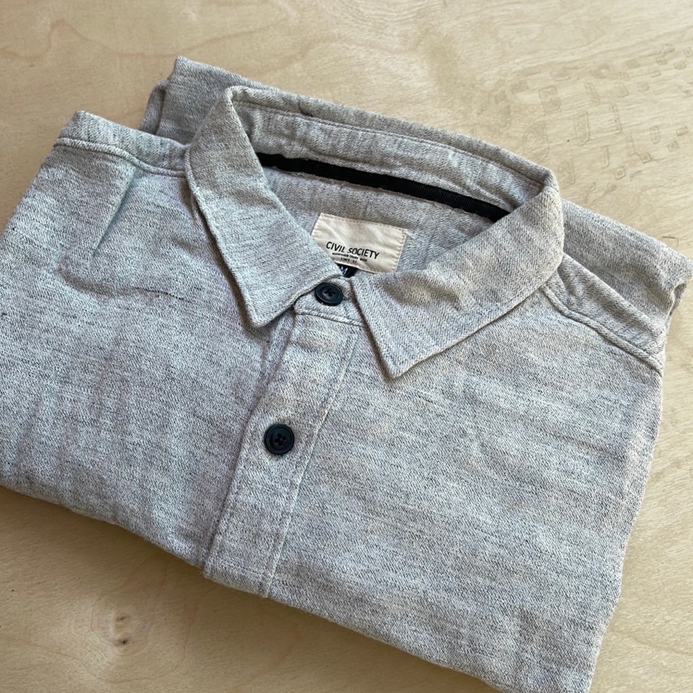 Men’s Button Down Size M